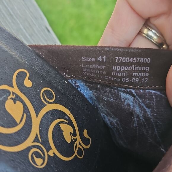 Dansko Nadine Brown Suede Heeled Clogs with Stud Detail – Size 41 - Picture 5 of 7